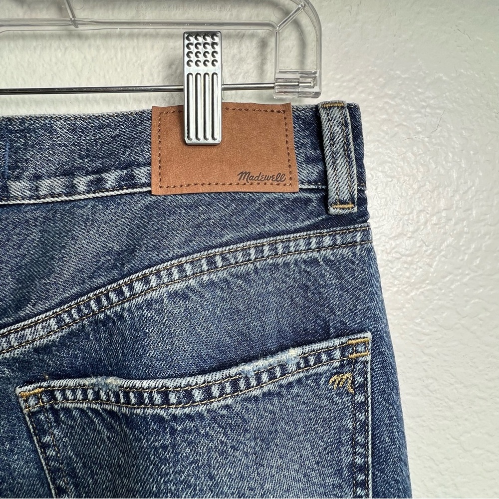 Madewell Superwide-Leg Jeans
Concho Wash Color Size 28
NWT - Picture 8 of 15